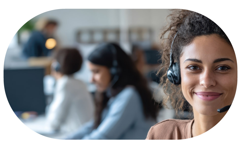 Dein-Contact-Center_Neu-gedacht_Direkt-in-Microsoft-Teams Gruppe von jungen Menschen im Büro